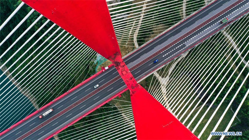 Les ponts du Guizhou montagneux