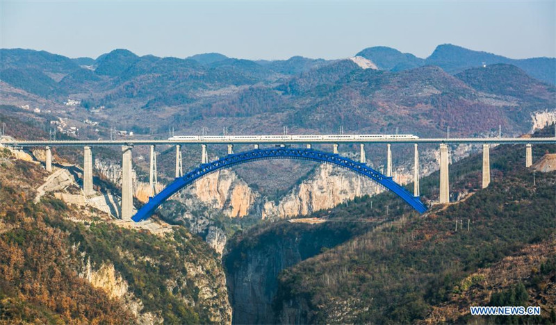 Les ponts du Guizhou montagneux