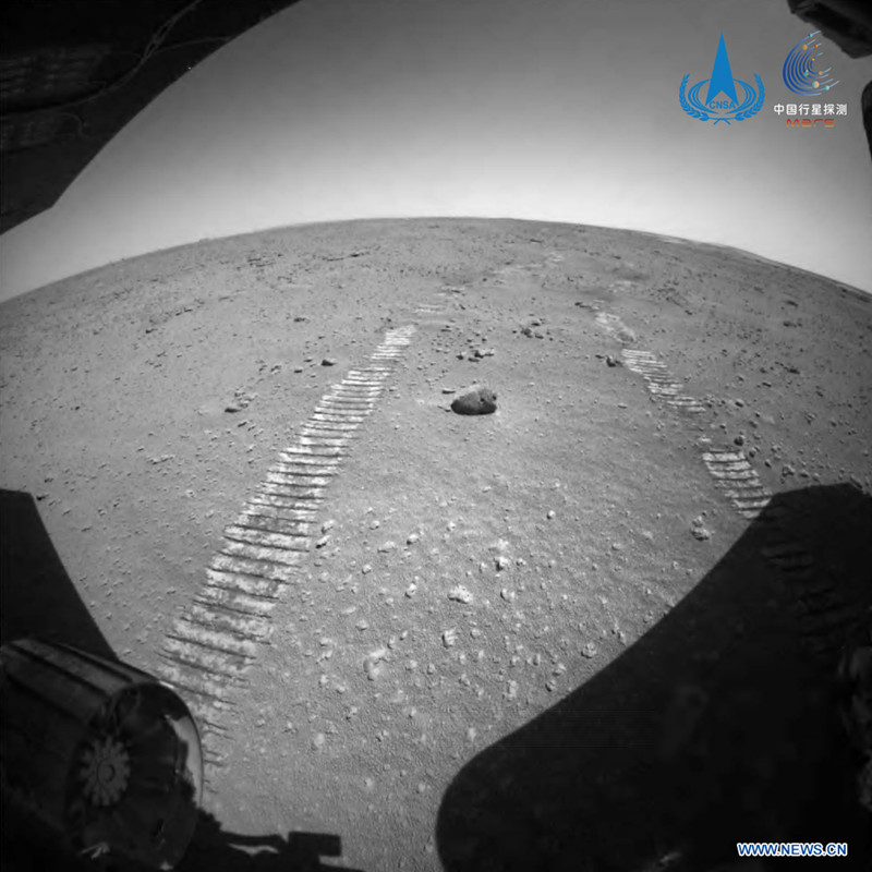 Le rover martien chinois accomplit ses taches d'exploration prévues