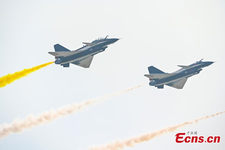 Au 13e Salon d'aviation et d'aérospatiale de Zhuhai, l'armée de l'air chinoise épate les spectateurs