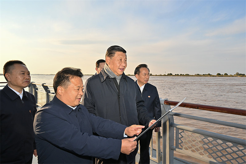 Xi Jinping inspecte l'estuaire du fleuve Jaune