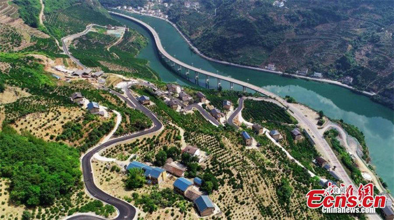 Les paysages d'automne pittoresques de l'autoroute de Guzhao, dans la province du Hubei