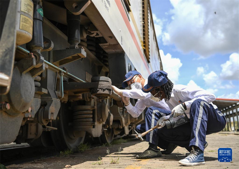 Quatre ans après sa mise en service, la ligne de chemin de fer Mombasa-Nairobi bénéficie à la population