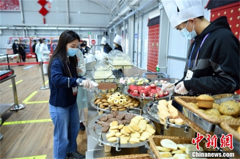 En visite au restaurant du village olympique et paralympique d'hiver de Zhangjiakou