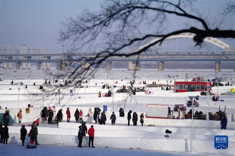 Amusement sur la rivière Songhua à Harbin