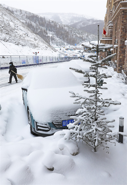 A Zhangjiakou du Hebei, les sites des Jeux olympiques d'hiver voient leurs premières chutes de neige de 2022