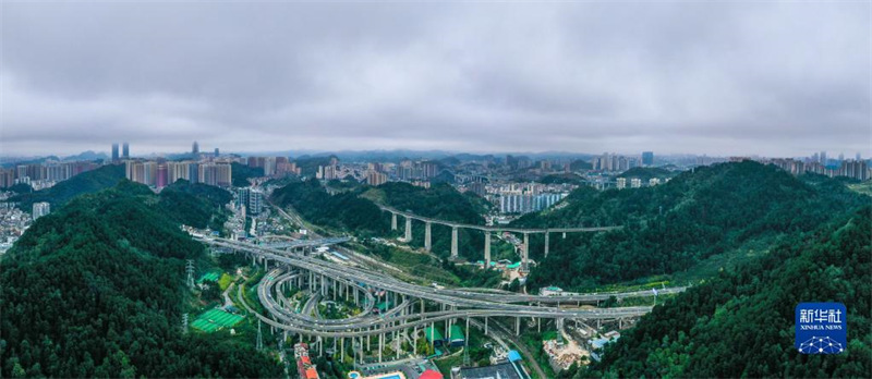 Une vue aérienne de l'échangeur ? le plus compliqué ? de Guiyang