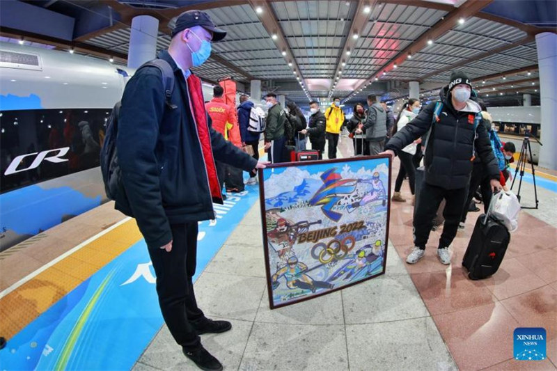 Le train à grande vitesse Beijing-Zhangjiakou pour les JO de Beijing 2022 mis en service