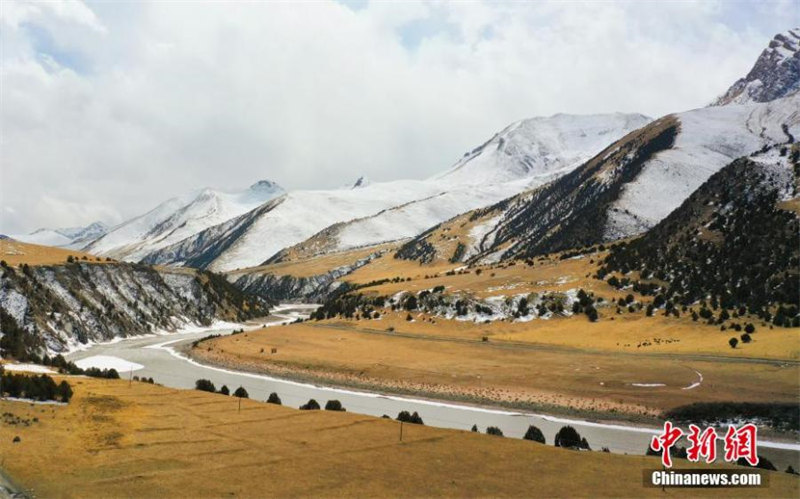 Les paysages de neige du Parc national de Sanjingyuan vus du ciel