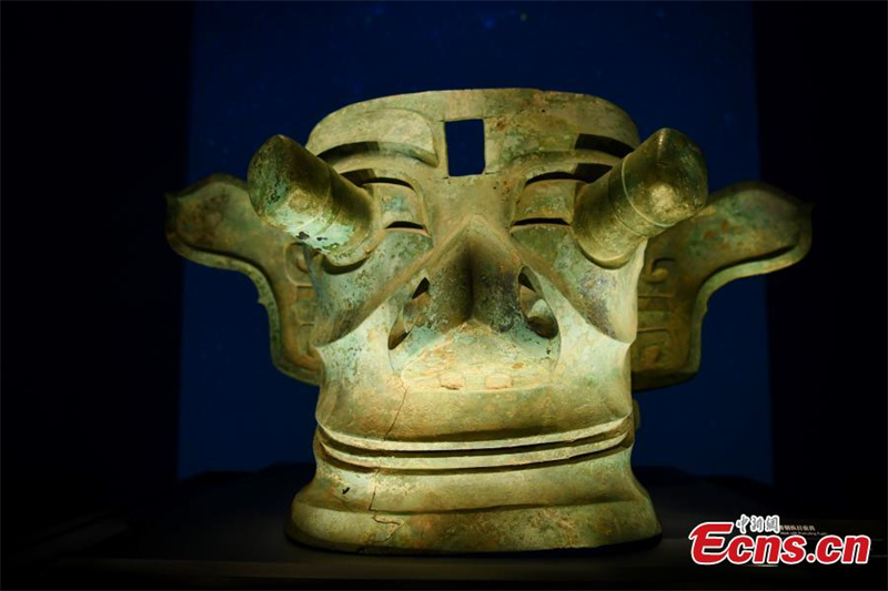 La salle des bronzes récemment rénovée du Musée de Sanxingdui ouverte au public