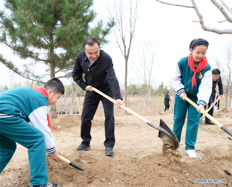 Xi Jinping plante des arbres pour la dixième année en tant que plus haut dirigeant chinois