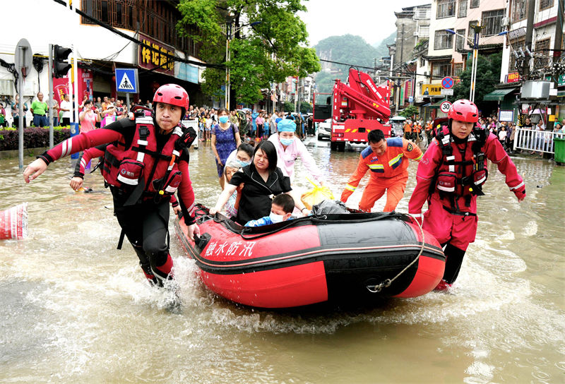 Guangxi : des opérations de sauvetage d'urgence en cours à Rongshui