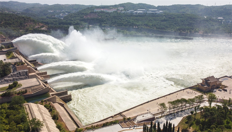 Henan: la scène spectaculaire de régulation de l'eau et du sable de Xiaolangdi sur le fleuve Jaune