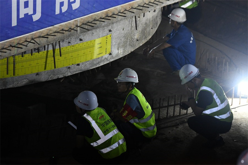 Chine : rotation du super pont majeur de Nakuan au Guangxi