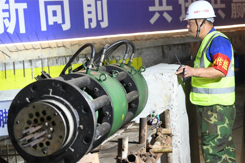 Chine : rotation du super pont majeur de Nakuan au Guangxi