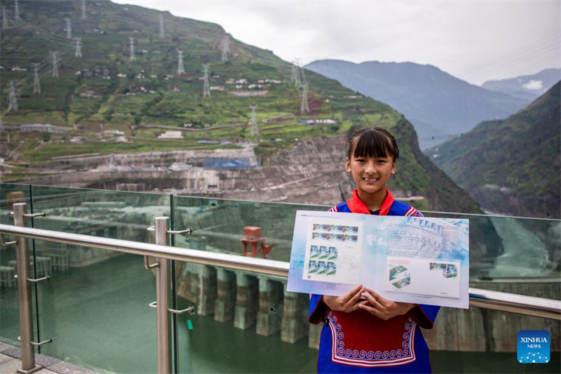 Premier anniversaire de la mise en service des deux premières unités de production d'énergie de la centrale hydroélectrique de Baihetan, dans le sud-ouest de la Chine