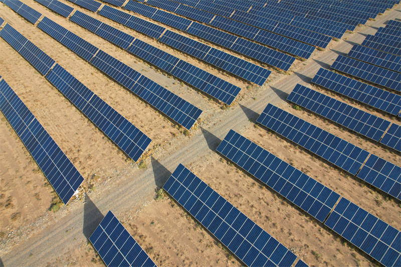 Gansu : le développement de l'énergie photovolta?que à Jiayuguan, dans le désert de Gobi