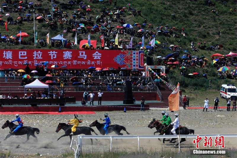 Sichuan : le début de la course de chevaux de l'événement ? Voyage culturel de Rangbala 2022 ?