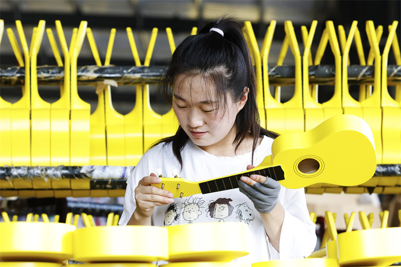 Jiangsu : les instruments de musique donnent une vie prospère à Shuyang