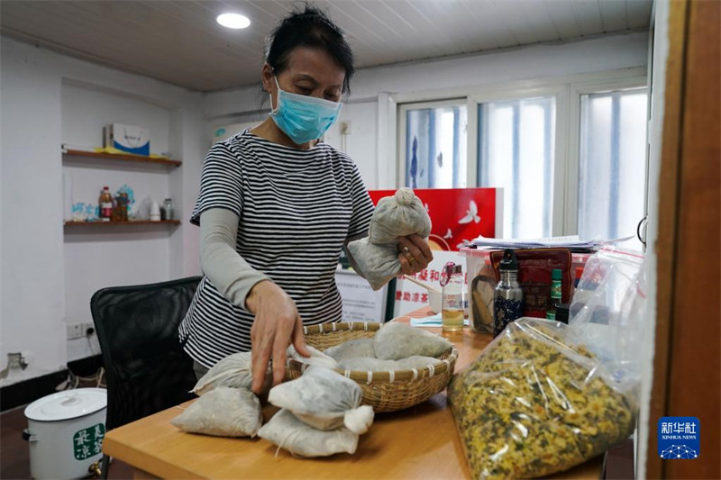 Zhejiang : un relais chaleureux du ? plus beau stand de thé frais ? à Hangzhou