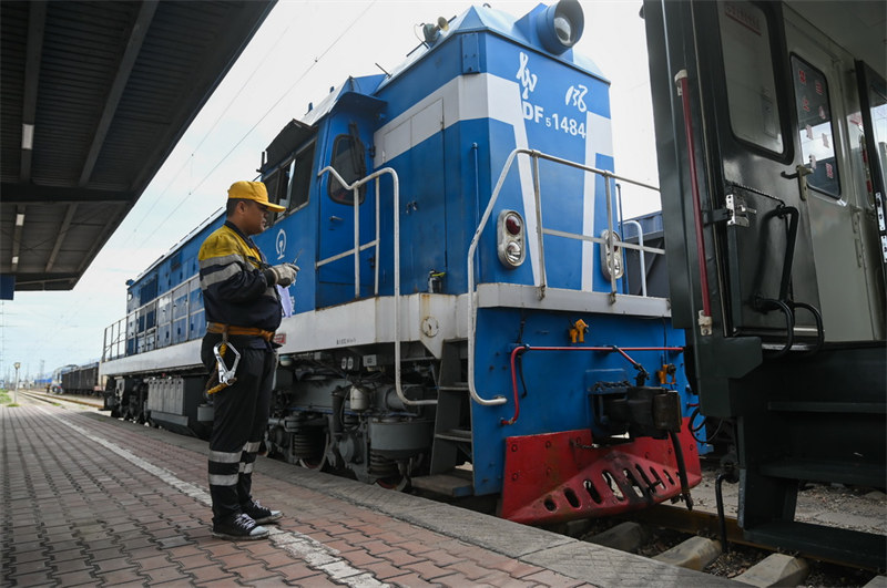 Mongolie intérieure : les régulateurs de chemin de fer assurent l'approvisionnement en électricité et en charbon en faisant 30 000 pas par jour