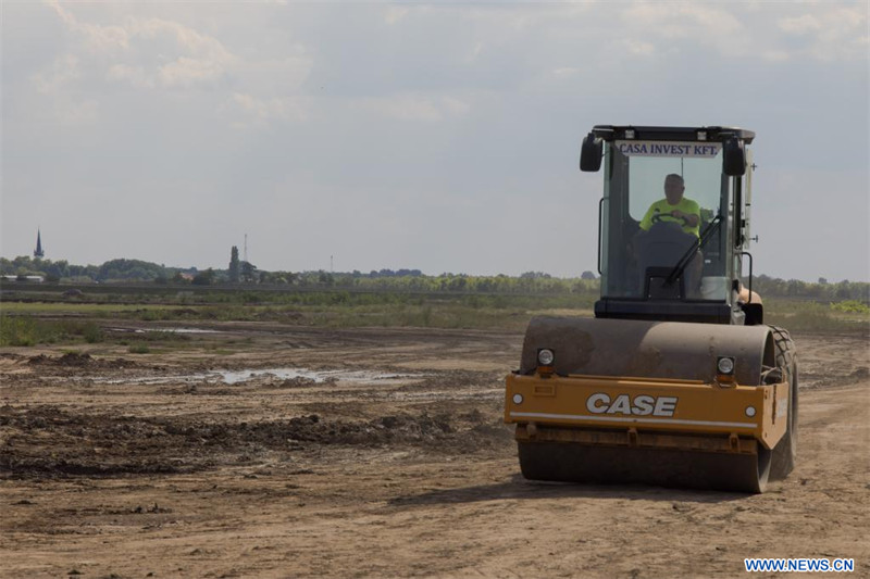 Le fabriquant chinois de batteries CATL officialise la construction d'une usine en Hongrie