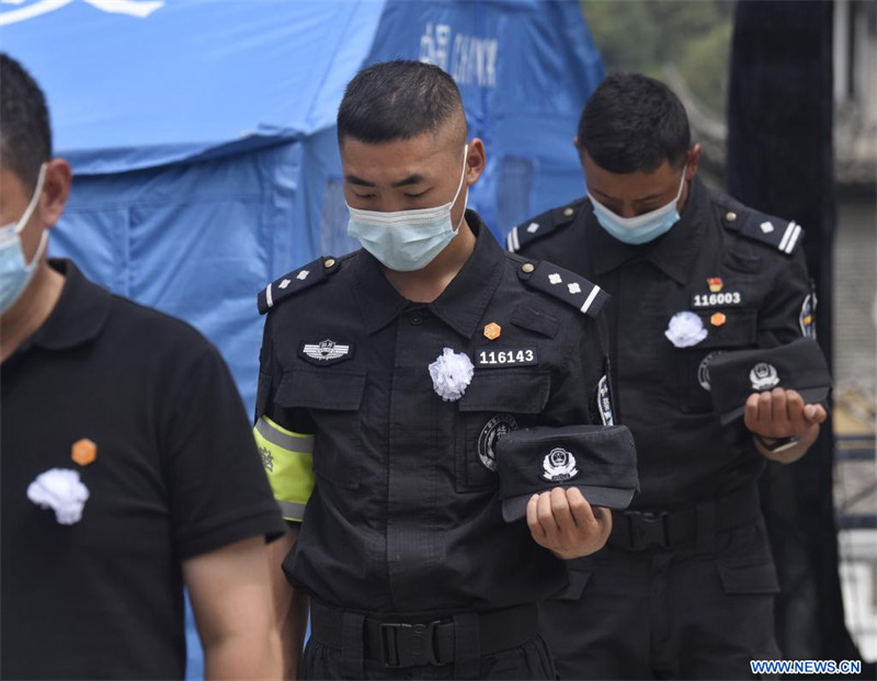 Chine : hommage aux victimes du séisme de Luding