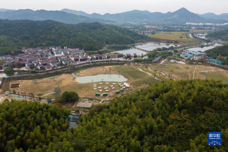 Comment un ancien ? village minier ? du Zhejiang s'est transformé en un lieu touristique rural