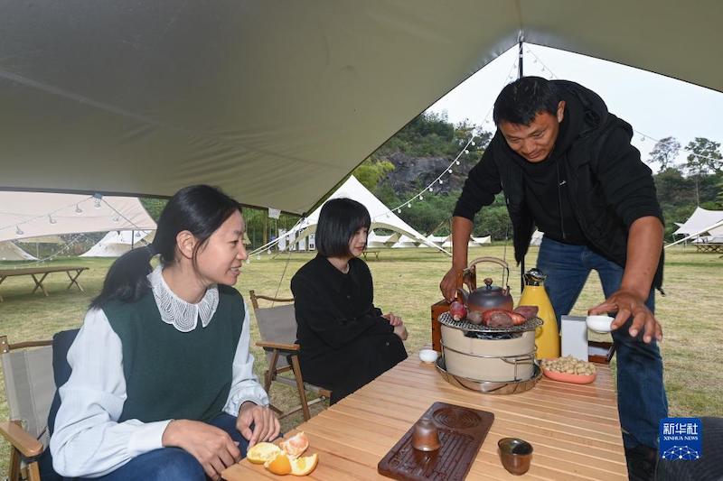 Comment un ancien ? village minier ? du Zhejiang s'est transformé en un lieu touristique rural