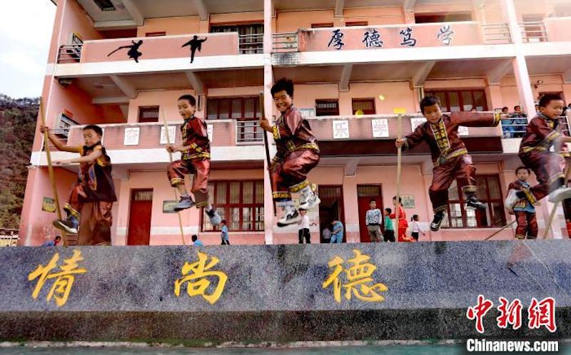 Guizhou : les arts martiaux entrent sur le campus pour renforcer le corps des élèves à Jianhe