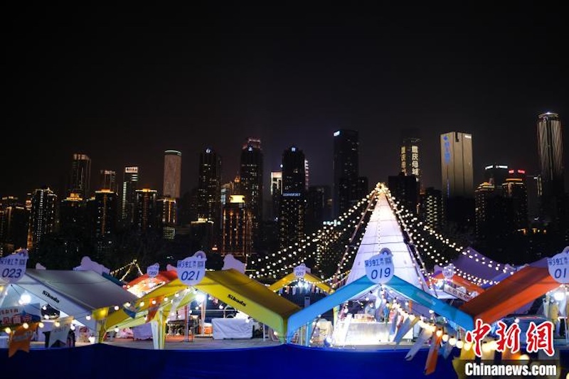 Chongqing ：de nombreux marchés nocturnes rouvrent, dynamisant la nouvelle vitalité de la ville