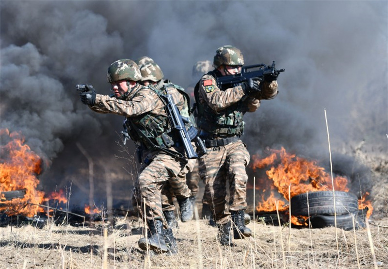 Anhui : l'aguerrissement des soldats d'élite dans le froid