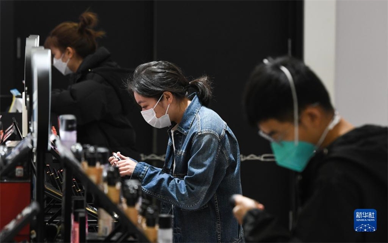 Reprise du marché des produits de consommation hors taxes à Hainan