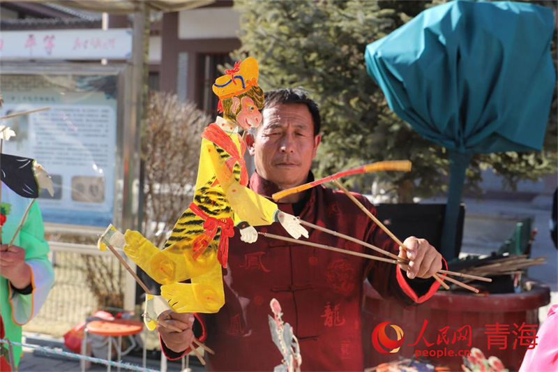 Qinghai : le théatre d'ombres chinoises de Hehuang est ? vivant ? et la saveur du Nouvel An est forte