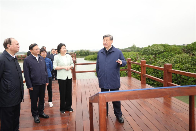 Xi Jinping inspecte la province chinoise du Guangdong