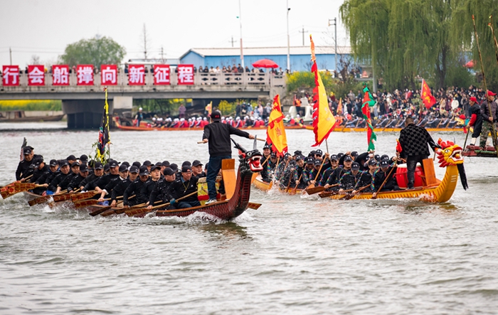 Jiangsu : la foire aux bateaux de Maoshan?à Xinghua