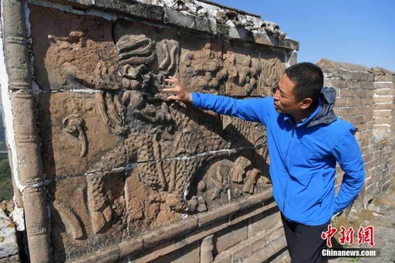 Hebei : un mur écran?de?Kirin sur la section?de Jinshanling de la Grande Muraille