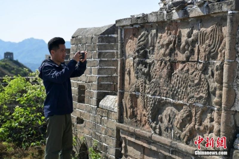 Hebei : un mur écran?de?Kirin sur la section?de Jinshanling de la Grande Muraille