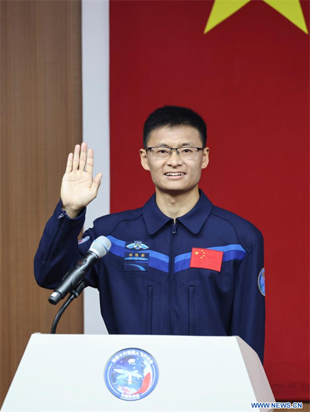 Les astronautes de la mission chinoise Shenzhou-16 rencontrent la presse