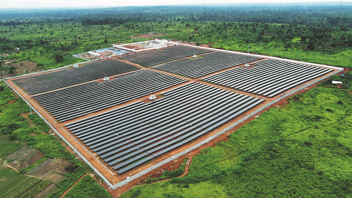 Une vue d'une centrale photovolta?que de construction chinoise en République centrafricaine. (Xinhua)