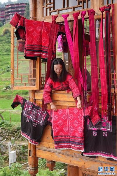 Le Guangxi célèbre la fête du ? séchage de vêtements ?