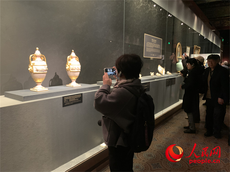 Ouverture d'une exposition sur les échanges entre la Chine et la France aux XVIIe et XVIIIe siècles à Beijing