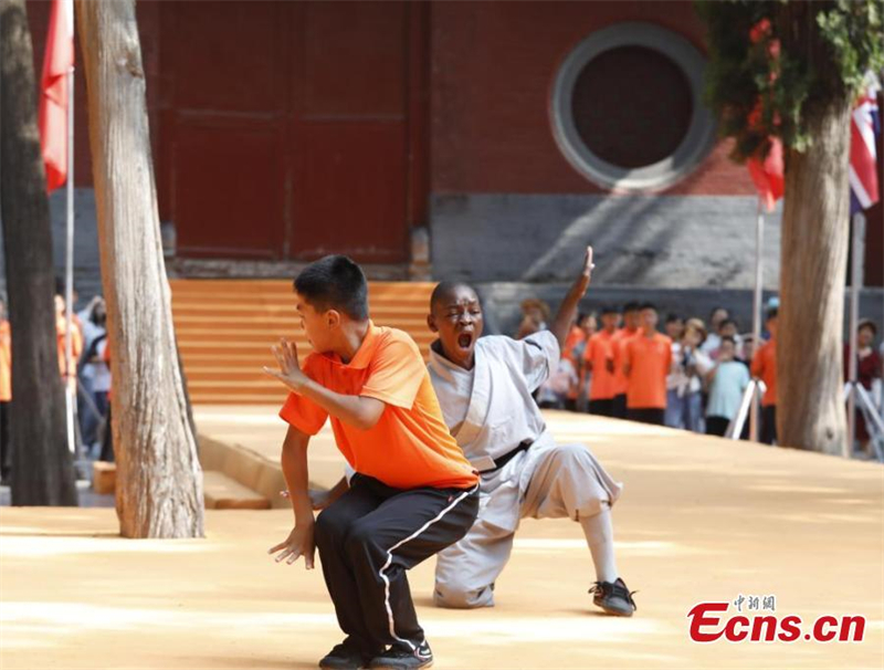 Henan : 10 pratiquants de 47 pays récompensés par le titre d'? étoile du kung-fu Shaolin ?