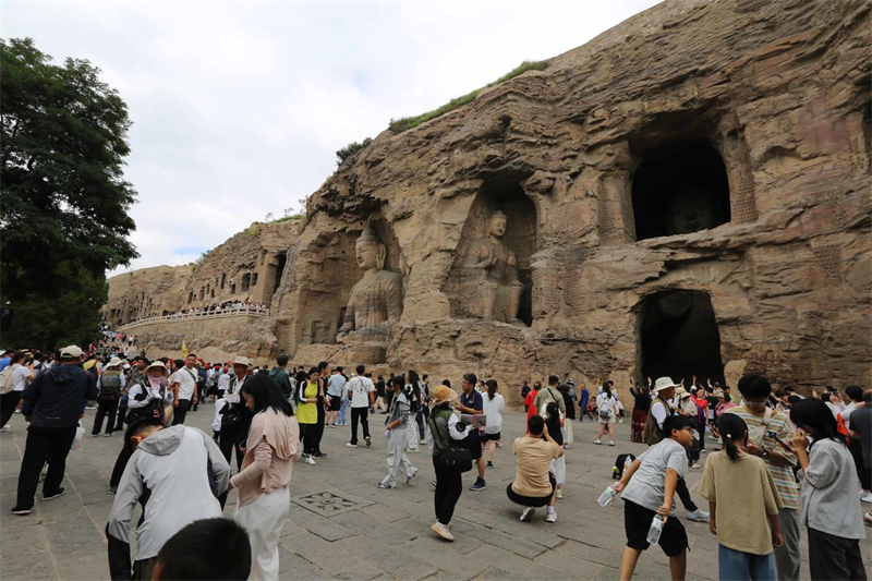 Shanxi : les grottes de Yungang attirent de nombreux touristes à Datong