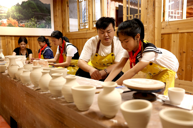 Fujian : à Shouning, le patrimoine culturel immatériel et la recherche aident à découvrir le charme de la culture traditionnelle