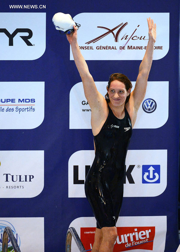 La Fran?aise Camille Muffat bat le record du monde du 800 m nage libre en petit bassin (2)