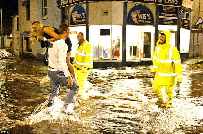 La Grande-Bretagne frappée par la tempête