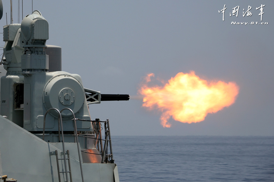 Une flottille de contre-torpilleurs en formation de bataille numérique (10)