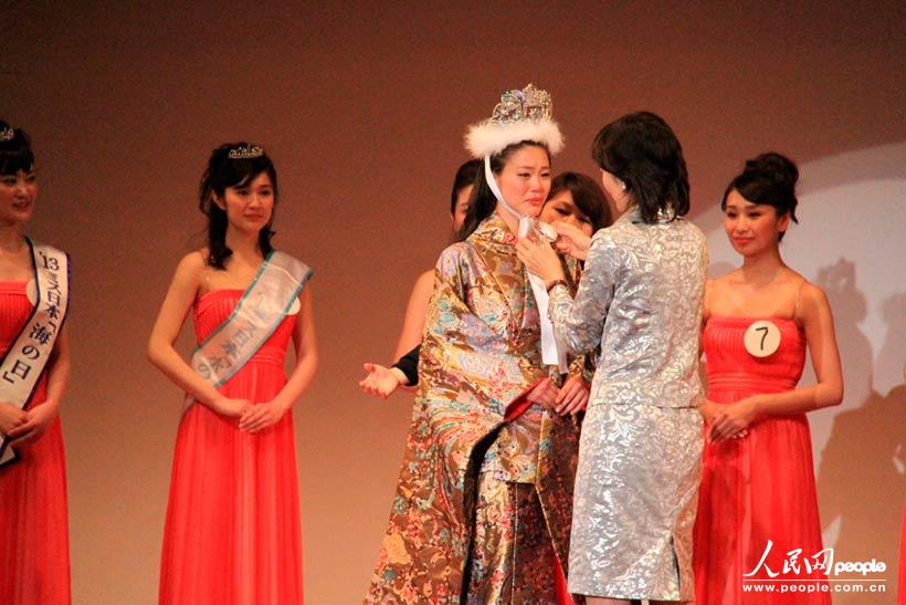 Les nouvelles Miss Japon sont très studieuses (3)