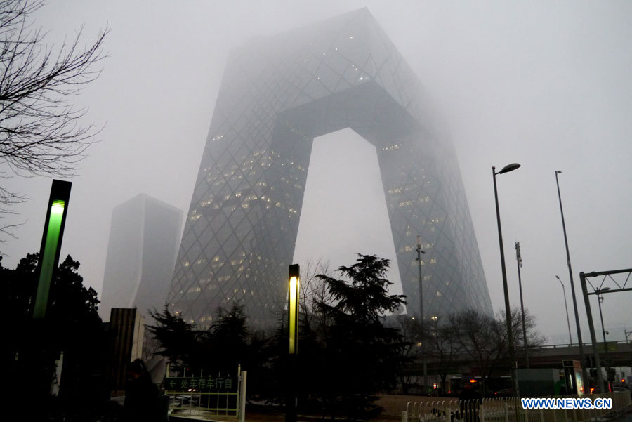 Beijing : le brouillard persiste malgré la pluie et les mesures anti-pollution